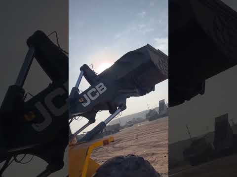 JCB WHEEL LOADED Hydraulic pump fitment video #hydraulic #pump #fitment #video #automobile #loader ￼