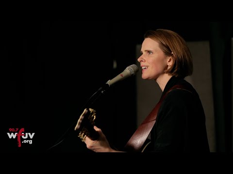 Cassandra Jenkins - "Clams Casino" (Live at WFUV)