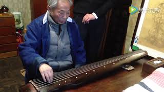 广陵派琴家林友仁演示“撞钟”（松钟功）  Guqin Expert Lin Youren Demonstrates "Bell-striking"