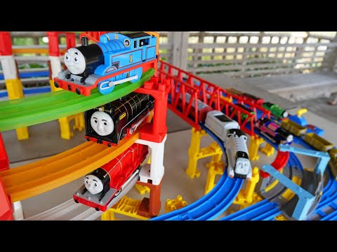 Thomas the Tank Engine & 7 JR Shinkansen ☆ 5 Tower Plarail Course