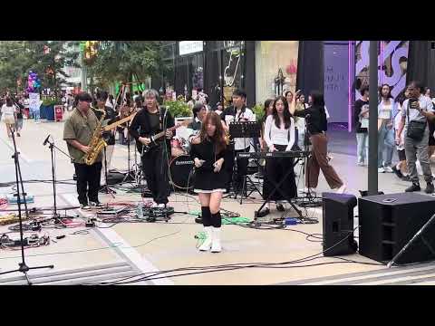 20240817 Treasure-Bruno Mars (performed by Melon Band) @siam Square Walking Street