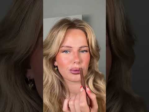 A look using Vol.2 brush collection with the gorgeous Jen