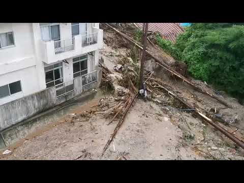 雲仙で土砂崩れ　住民4人被害か