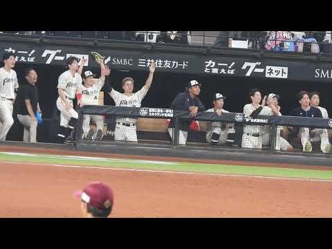 2024/07/16　田宮くんの盗塁のリクエスト判定中のファイターズベンチ