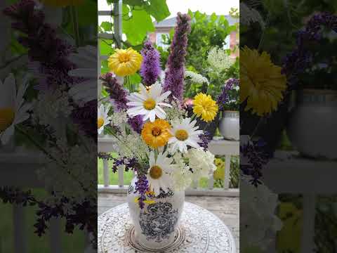 Garden flower arrangement #garden #flowerarrangement