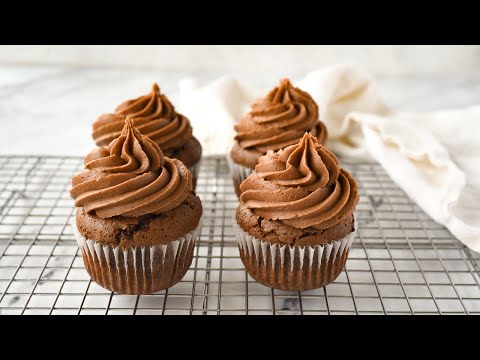 Chocolate Cupcakes | Small batch | Makes 4 cupcakes