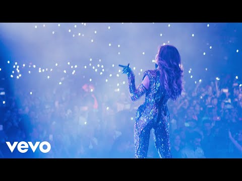 Gloria Trevi - Cinco Minutos (En Vivo Desde La Arena Ciudad De México)