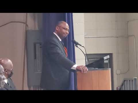 Leroy Peck Shares the Start of the JCHS Cross Country Team at the Harry Jacobs Celebration