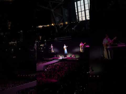 Gracie Abrams perform "I love you, I'm sorry" at Taylor Swift ErosTour in Indianapolis #taylorswift