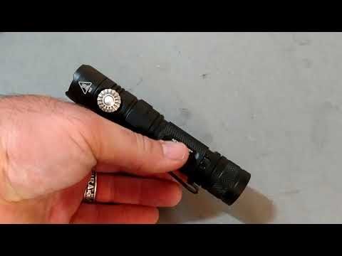 nitecore EC22 - Easy Peasy EDC flashlight