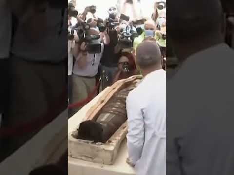 Unveiling the Secrets: Mummy Discoveries of Saqqara 😱shorts#short#shortvideo