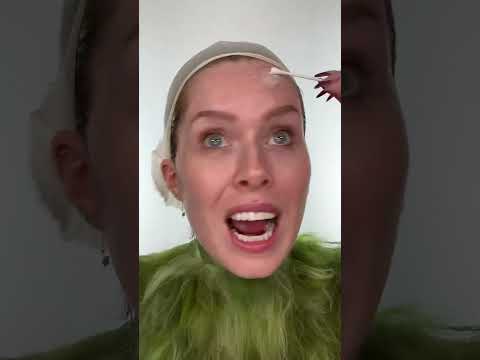 I don’t know why i ever leave this place! 👀The Grinch makeup!