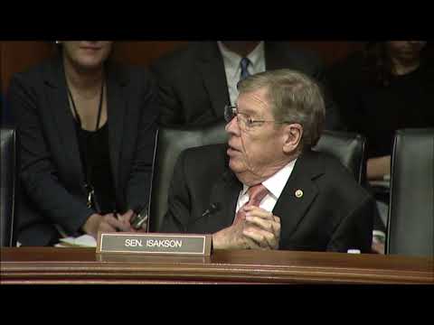 Senator Isakson delivers remarks at HELP committee meeting