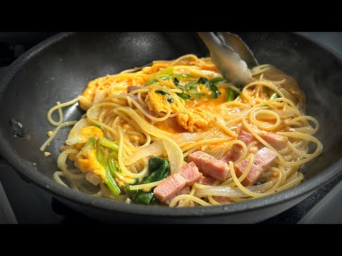 Japanese-Style Egg, Bacon, and Spinach Pasta From My Childhood That You'll Crave