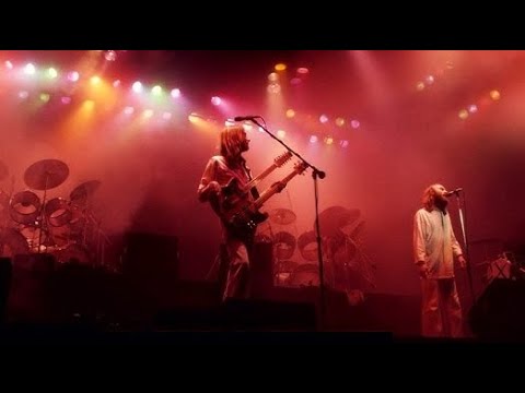 GENESIS - Carpet Crawlers (live in São Paulo 1977)