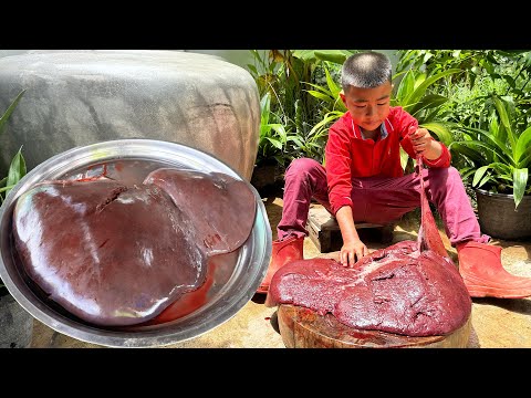 Big beef liver cooking - Yummy beef liver cook with country style - Chef Seyhak