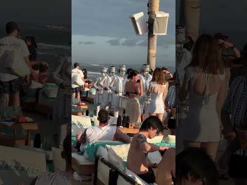 World's Best Beach Club: FINNS CANGGU BALI