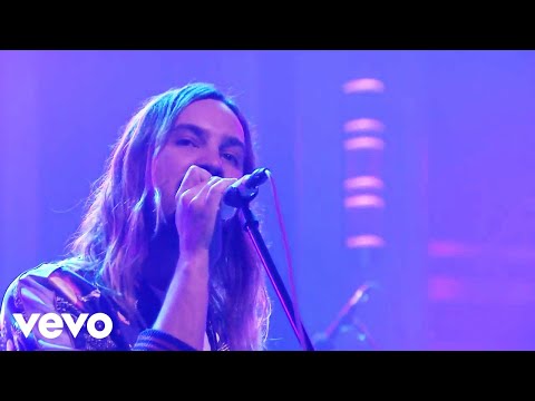 Tame Impala - Love/Paranoia (Live on The Tonight Show Starring Jimmy Fallon)