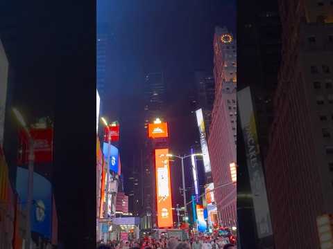 Broadway New York at night ❤️ #broadway #newyork #newyorkcitycenter #newyorksquare #ytshorts #yt