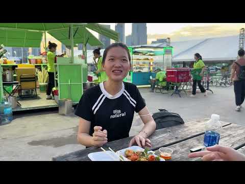 Street food in District 2, Ho Chi Minh City (2024)