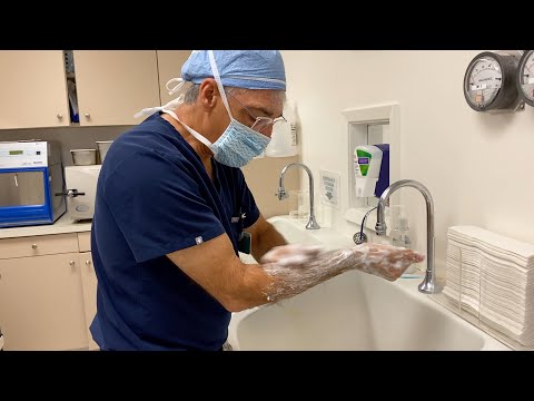 How to SCRUB IN TO SURGERY and STERILE GOWNING Tutorial!