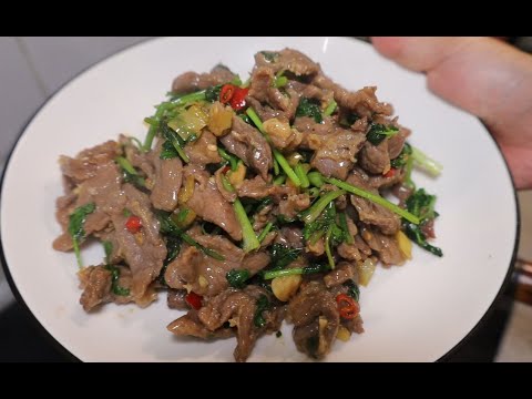 When you want to eat ”coriander fried beef”  turn this video out and learn how to do it.