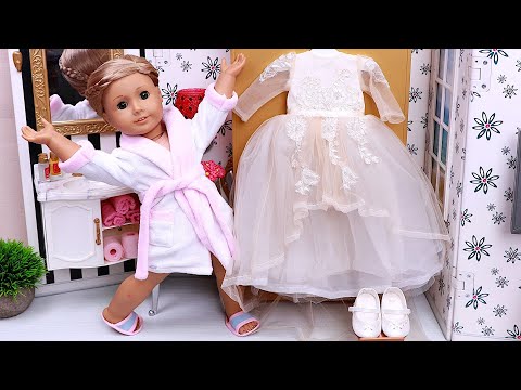 Doll prepares to be bride! Play Dolls wedding dress