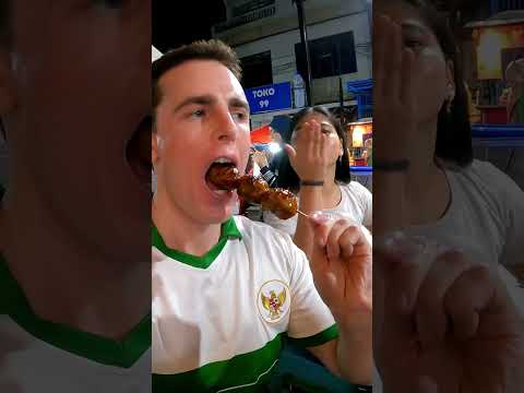 $0.30 Meatballs in Makassar, Indonesia 🇮🇩