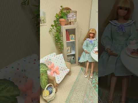 Visiting Miniatures #doll #diorama #collector #diy #handmade #miniature #dollhouse  #victoriamovichi