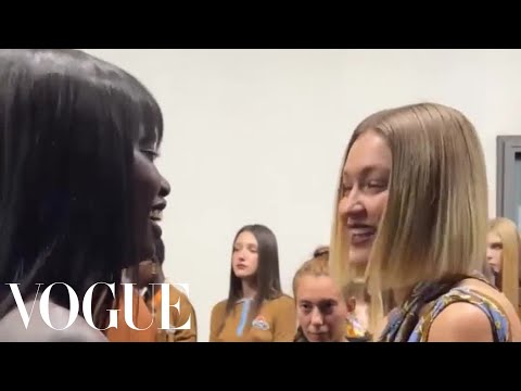 Gigi Hadid and Anok Yai Backstage at Versace ❤️