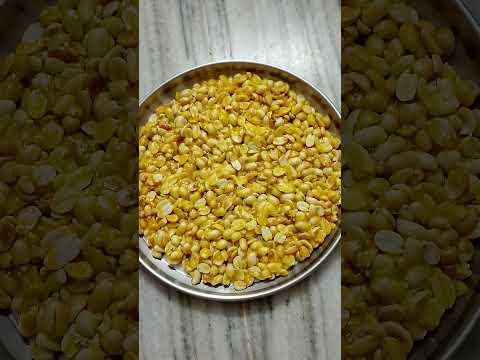 స్విట్ షాప్ స్టైల్ పల్లీ చిక్కీ 🥜🥜👌🏻👌👍🏻#food #shortvideo #shorts #like #peanutsbenefits #share