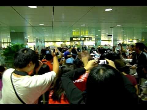 Mariah Carey's Arrival at Changi T3 Airport (Singapore)