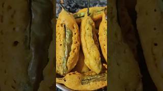 మిరపకాయ బజ్జీ|Mirchi bajji Recipe#mirchibajji #youtubeshorts#food  #shorts#snacks