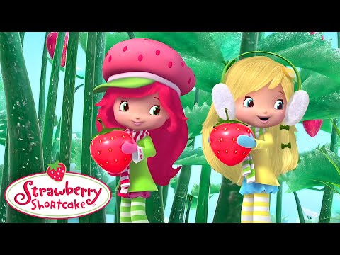 Making Winter Lanterns ❄️ Berry Bitty Adventures ❄️ Strawberry Shortcake Compilation for Kids