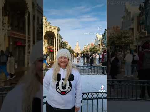 Snow at Disneyland Paris #missyscastledreams #disneylandparis #snowatdisney #disney