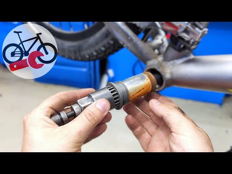 How to fix your bicycle creak. The bike bottom bracke is stuck