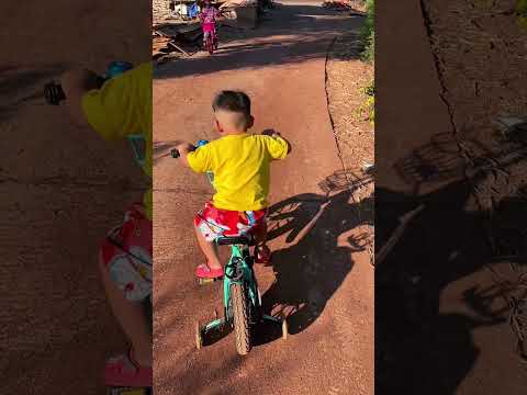 First time riding a bicycle #shorts #subscribe #share #viral #shortsyoutube #baby #cute