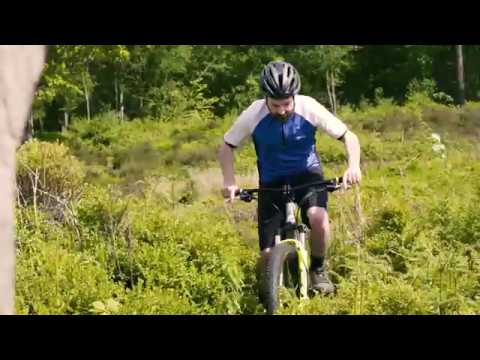 Mountain biking with the new Carerra Vendetta Men's Mountain Bike | Halfords UK