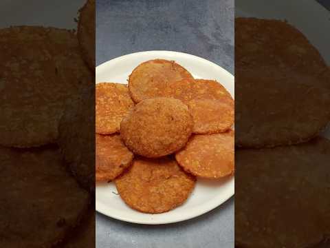 Mooli ki poori #mulirecipe #moolikipoori #moolipuri #shorts #youtubeshorts