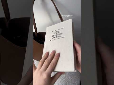 Packing brown bag #short #asmr #thatgirl #aesthetic #whatsinmybag #satisfying #organization #makeup