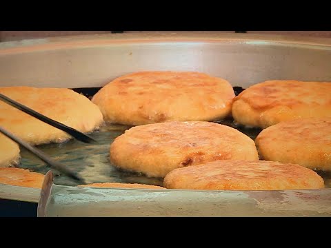 不排買不到 士林超人氣蘿蔔絲餅 - 台灣美食│Crispy radish pie - Taiwanese Food