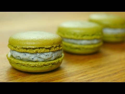 Green Tea Matcha French Macarons | sweetco0kiepie