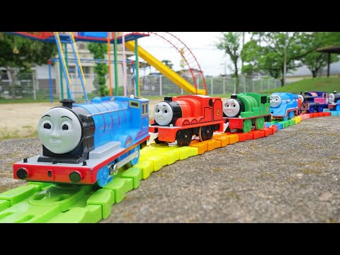 Thomas the Tank Engine Park Course ☆ Edward's adventures & pick up 14 Thomas & Friends cars!