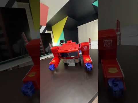 Transforming robot toy