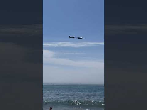 F-35s do a flyby over Jones Beach