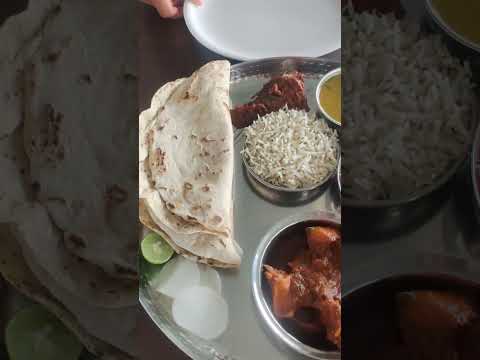 Chicken thali at hotel Bhalukaka, Kurduwadi #chicken #thali #egg #bhakri #rassa #nonveg #maharashtra