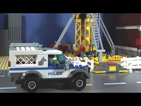 Lego Cops and Robbers Land rover Escape and More!