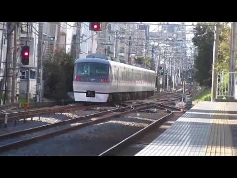 西武新宿線　井荻駅　急行と特急小江戸の通過　2019年12月8日