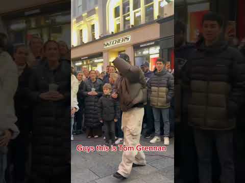 CELEBRITY joins street performer and SHUTS down the street @TomGrennan