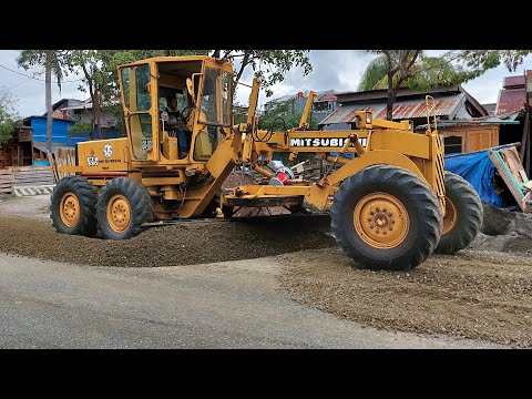 MITSUBISHI MG330 MOTOR GRADER, Hampar Aggregat A perkerasan jalan